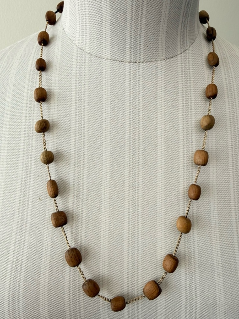 Vintage 1970s Boho Carved Wood Bead Necklace-Gold Tone Curb Chain -24”